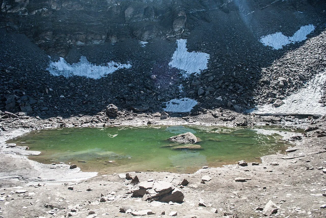 Roopkund Glacial Ridge